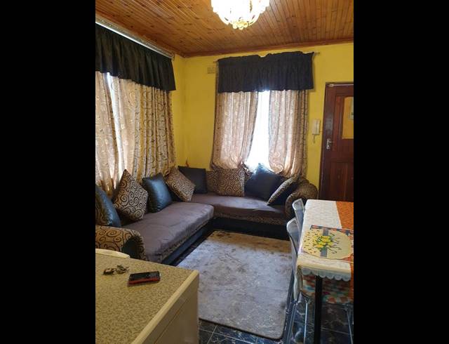 3 BEDROOM HOUSE FOR SALE IN WYEBANK